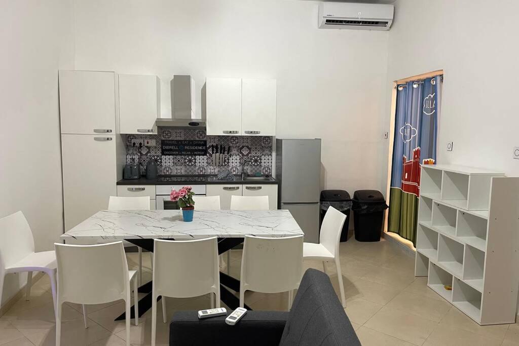 2 Bed Apt In Heart Of St Julians - 5Min From Seafront San Julián Exterior foto